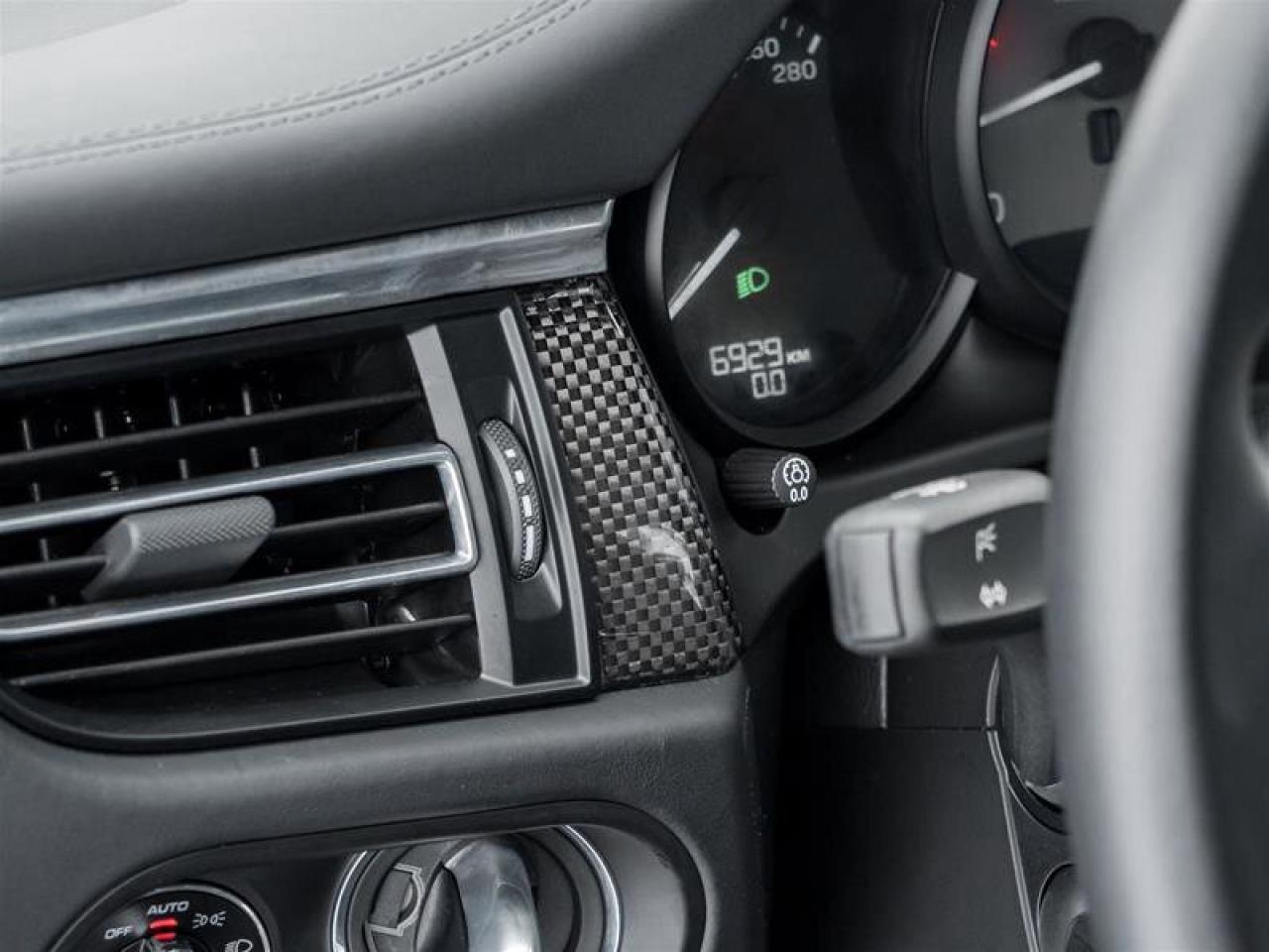 2025 Porsche Macan S AWD Premium Pkg Plus 21 RS Spyder Design Wheels Photo