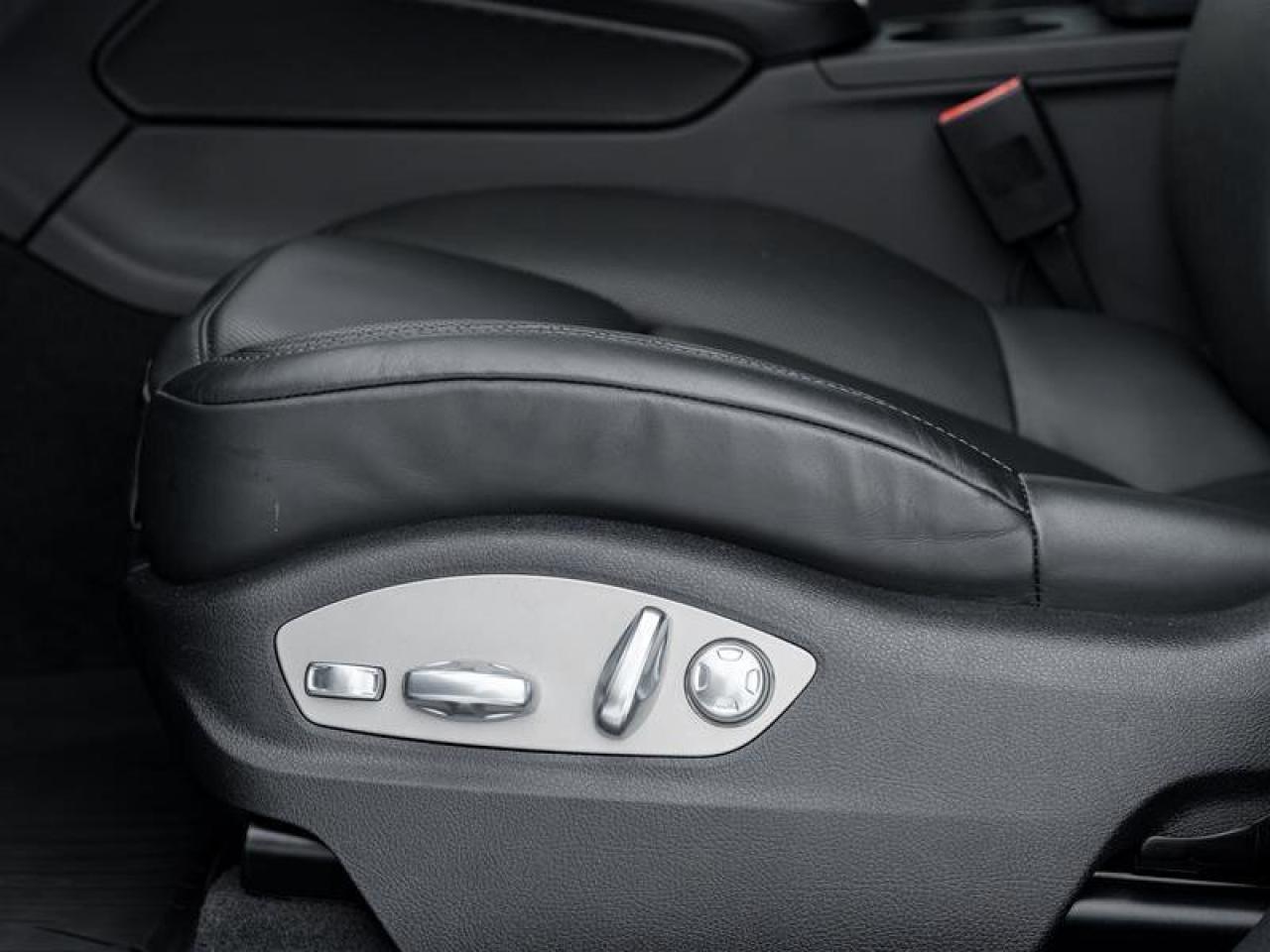 2025 Porsche Macan S AWD Premium Pkg Plus 21 RS Spyder Design Wheels Photo