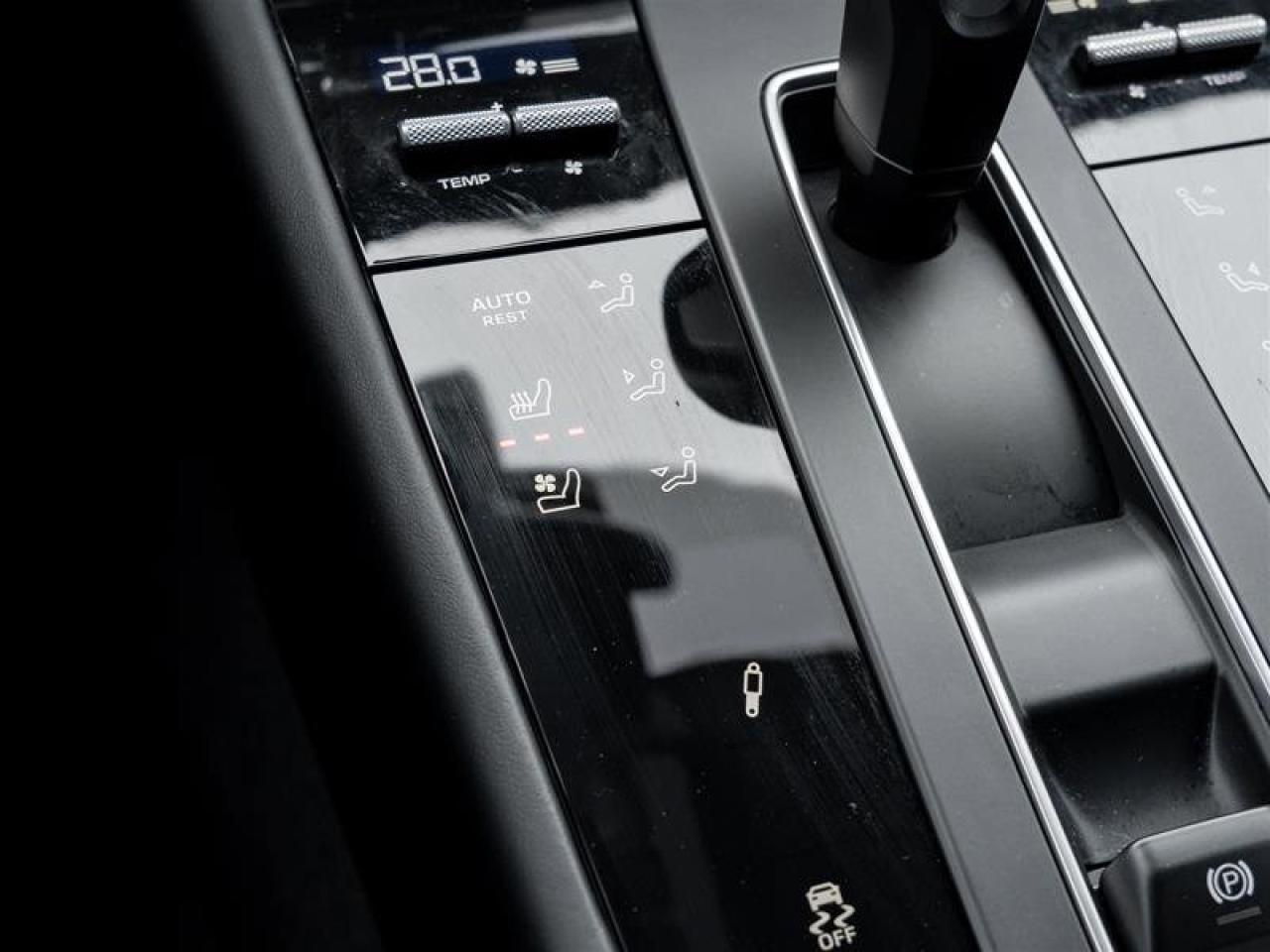 2025 Porsche Macan S AWD Premium Pkg Plus 21 RS Spyder Design Wheels Photo