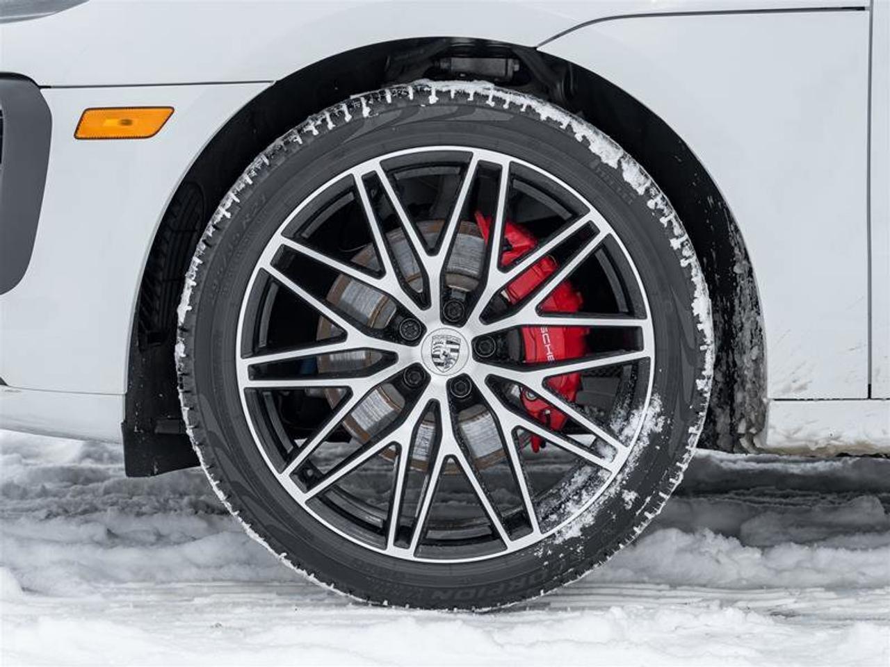 2025 Porsche Macan S AWD Premium Pkg Plus 21 RS Spyder Design Wheels Photo