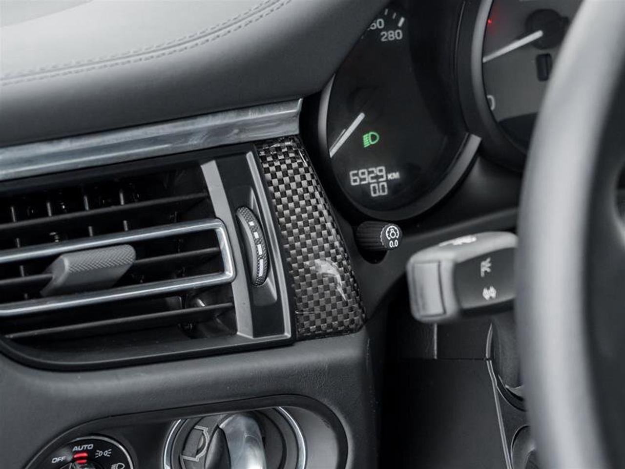 2025 Porsche Macan S AWD Premium Pkg Plus 21 RS Spyder Design Wheels Photo