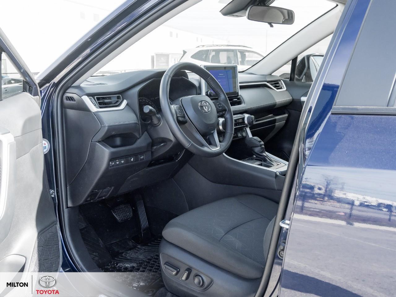 2025 Toyota RAV4 POWER SEAT SUNROOF HEATED STEERING ONE OWNER TCUV Photo