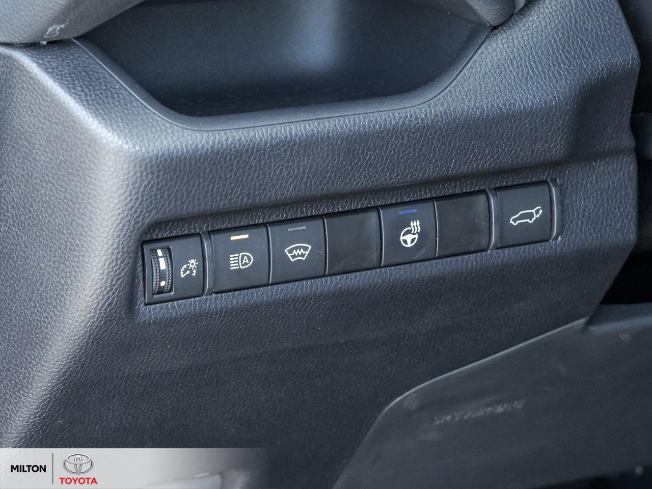 2025 Toyota RAV4 POWER SEAT SUNROOF HEATED STEERING ONE OWNER TCUV Photo