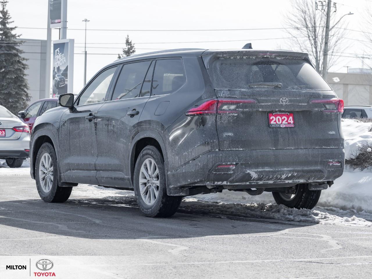 2024 Toyota Grand Highlander LEATHER HEATED STEERING 8 PASSENGER ONE OWNER TCUV Photo4