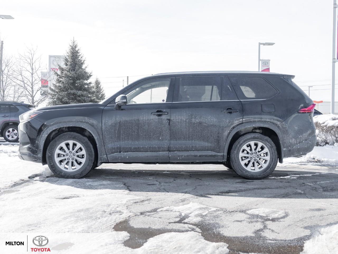 2024 Toyota Grand Highlander LEATHER HEATED STEERING 8 PASSENGER ONE OWNER TCUV Photo2