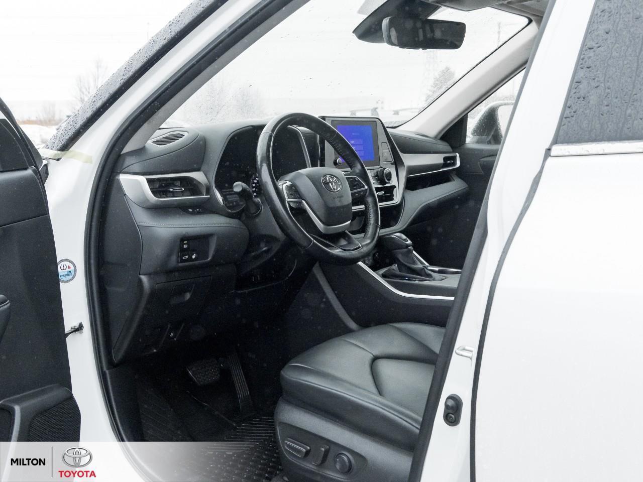 2024 Toyota Highlander Hybrid LEATHER NAVIGATION SUNROOF BLIND SPOT 8 PASSENGER Photo