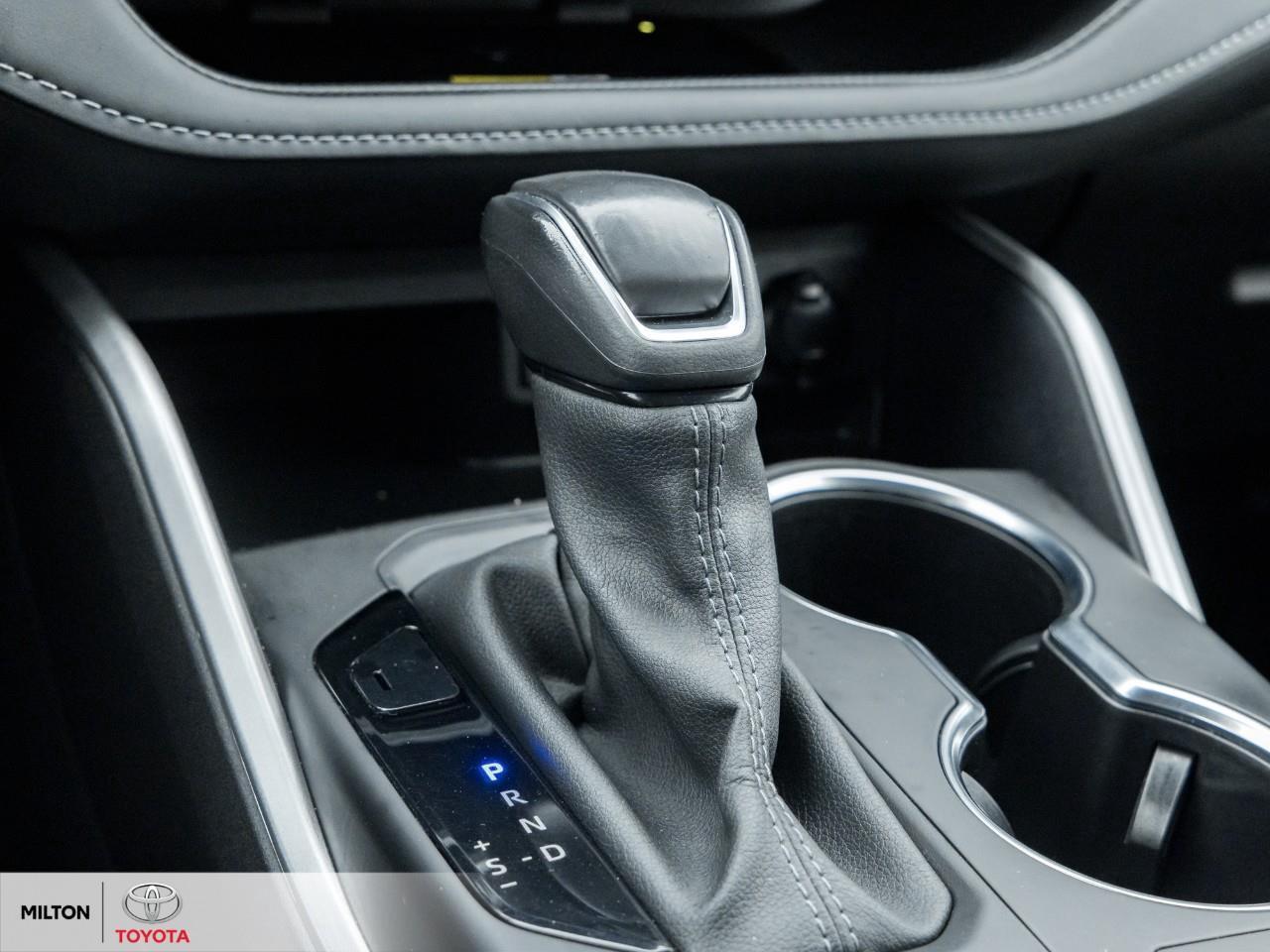 2024 Toyota Highlander Hybrid LEATHER NAVIGATION SUNROOF BLIND SPOT 8 PASSENGER Photo