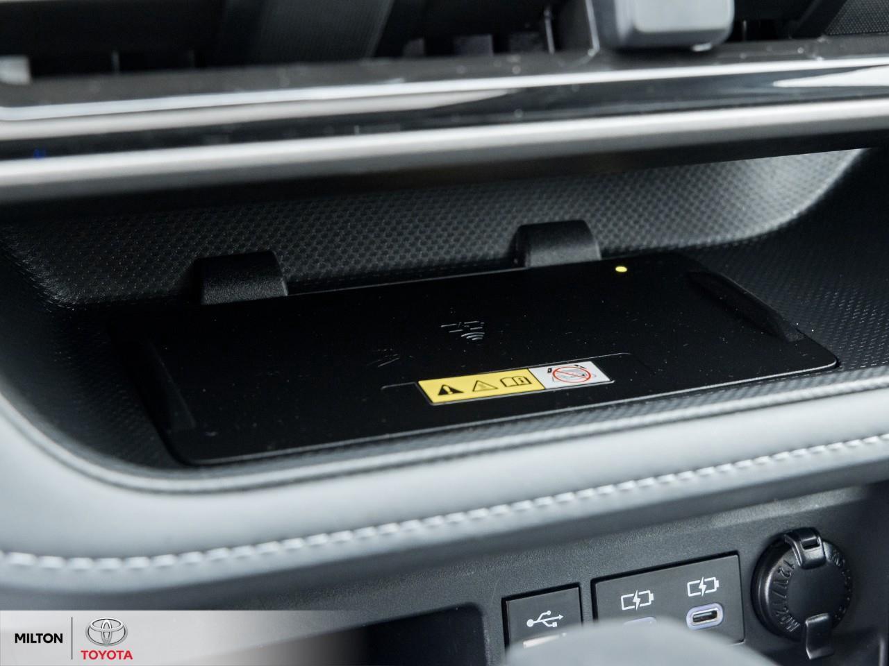 2024 Toyota Highlander Hybrid LEATHER NAVIGATION SUNROOF BLIND SPOT 8 PASSENGER Photo