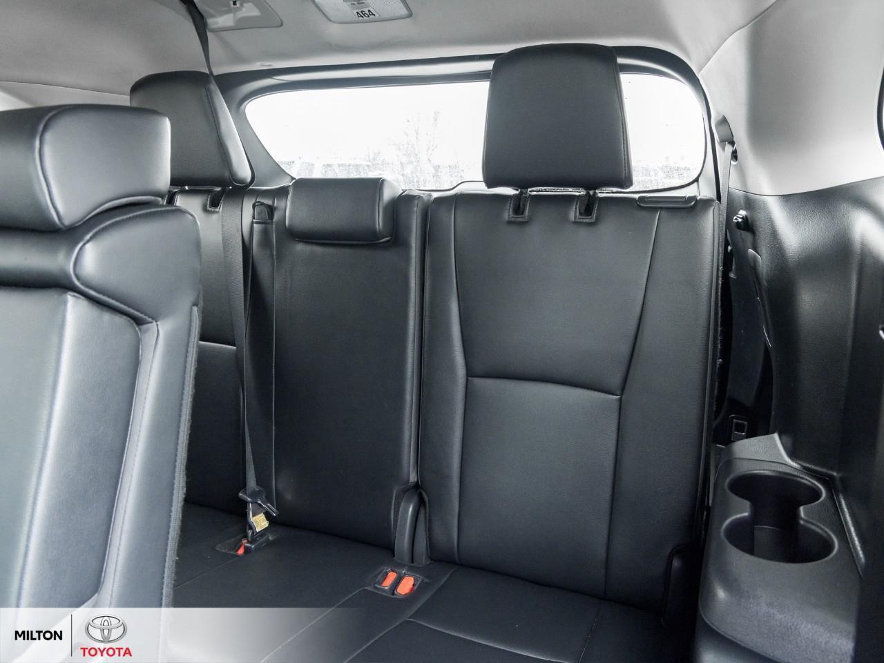 2024 Toyota Highlander Hybrid LEATHER NAVIGATION SUNROOF BLIND SPOT 8 PASSENGER Photo