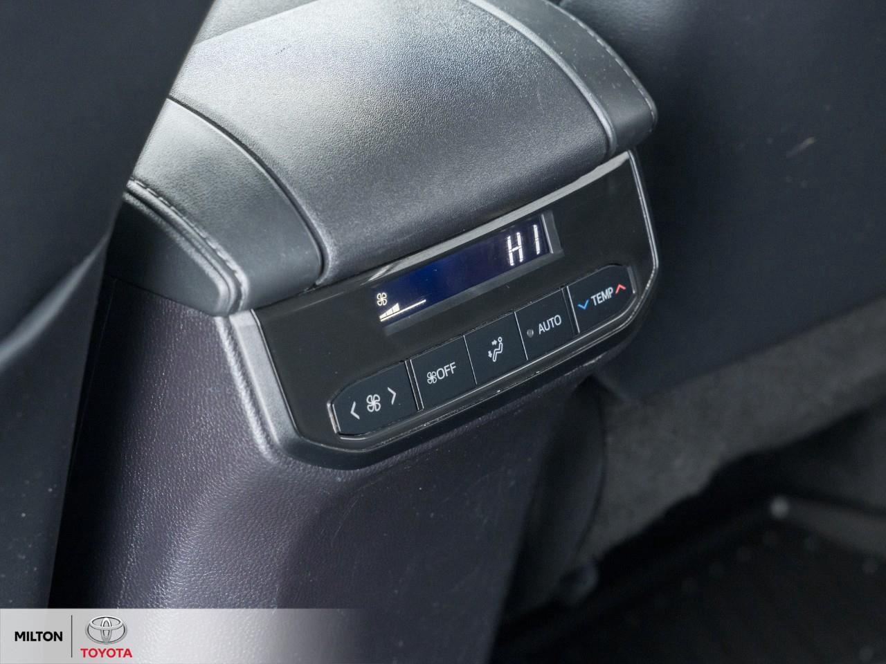 2024 Toyota Highlander Hybrid LEATHER NAVIGATION SUNROOF BLIND SPOT 8 PASSENGER Photo