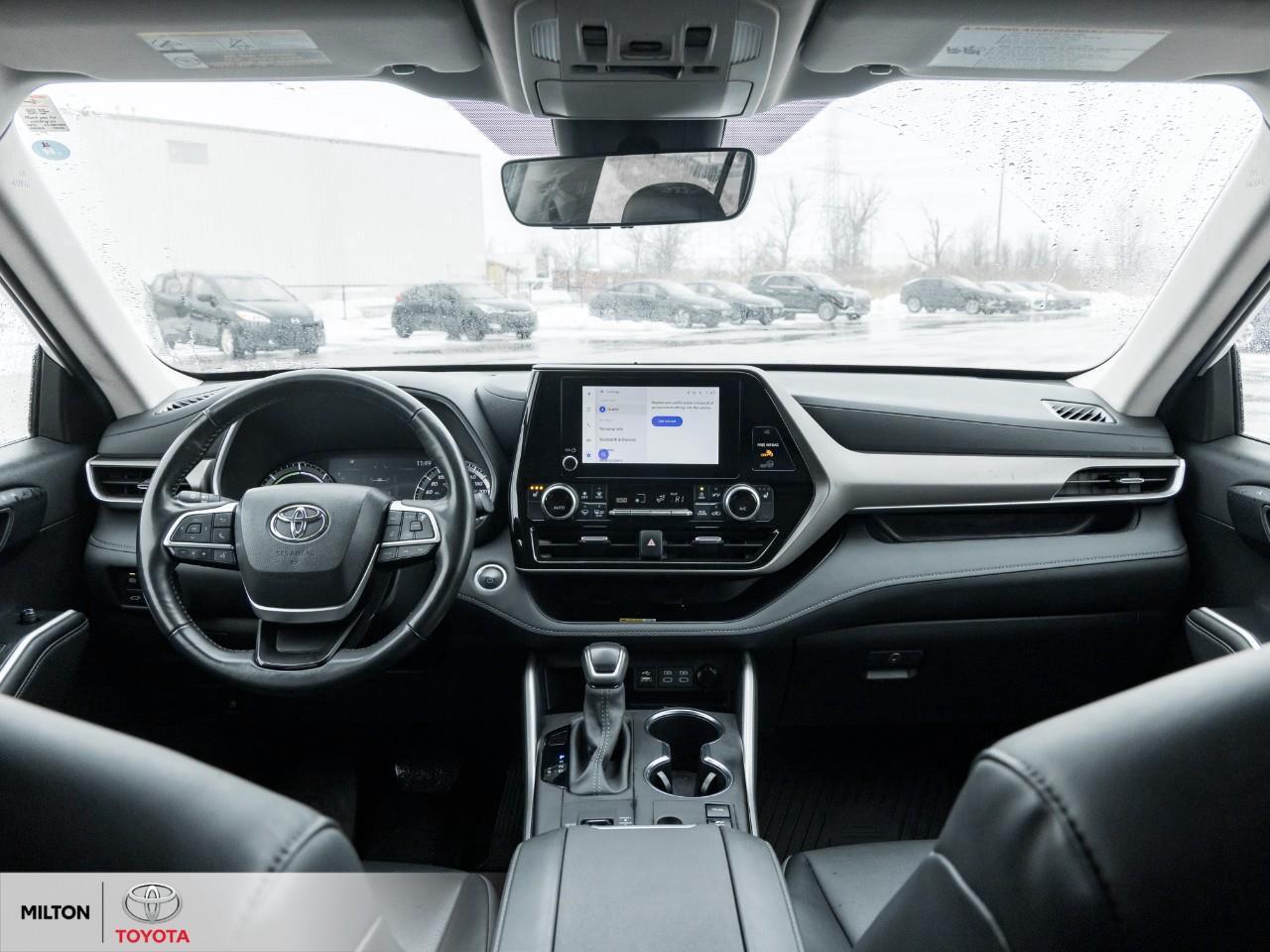 2024 Toyota Highlander Hybrid LEATHER NAVIGATION SUNROOF BLIND SPOT 8 PASSENGER Photo