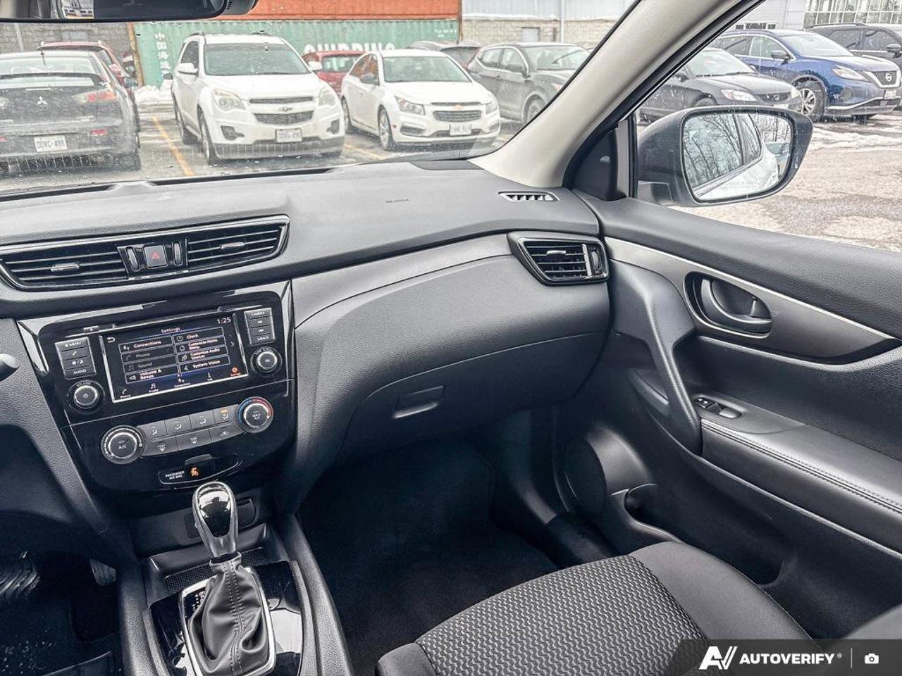 2023 Nissan Qashqai S   Heated Seats   Apple CarPlay   Alloy Rims Photo