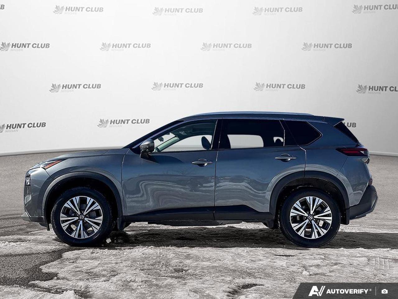 2021 Nissan Rogue SV Photo