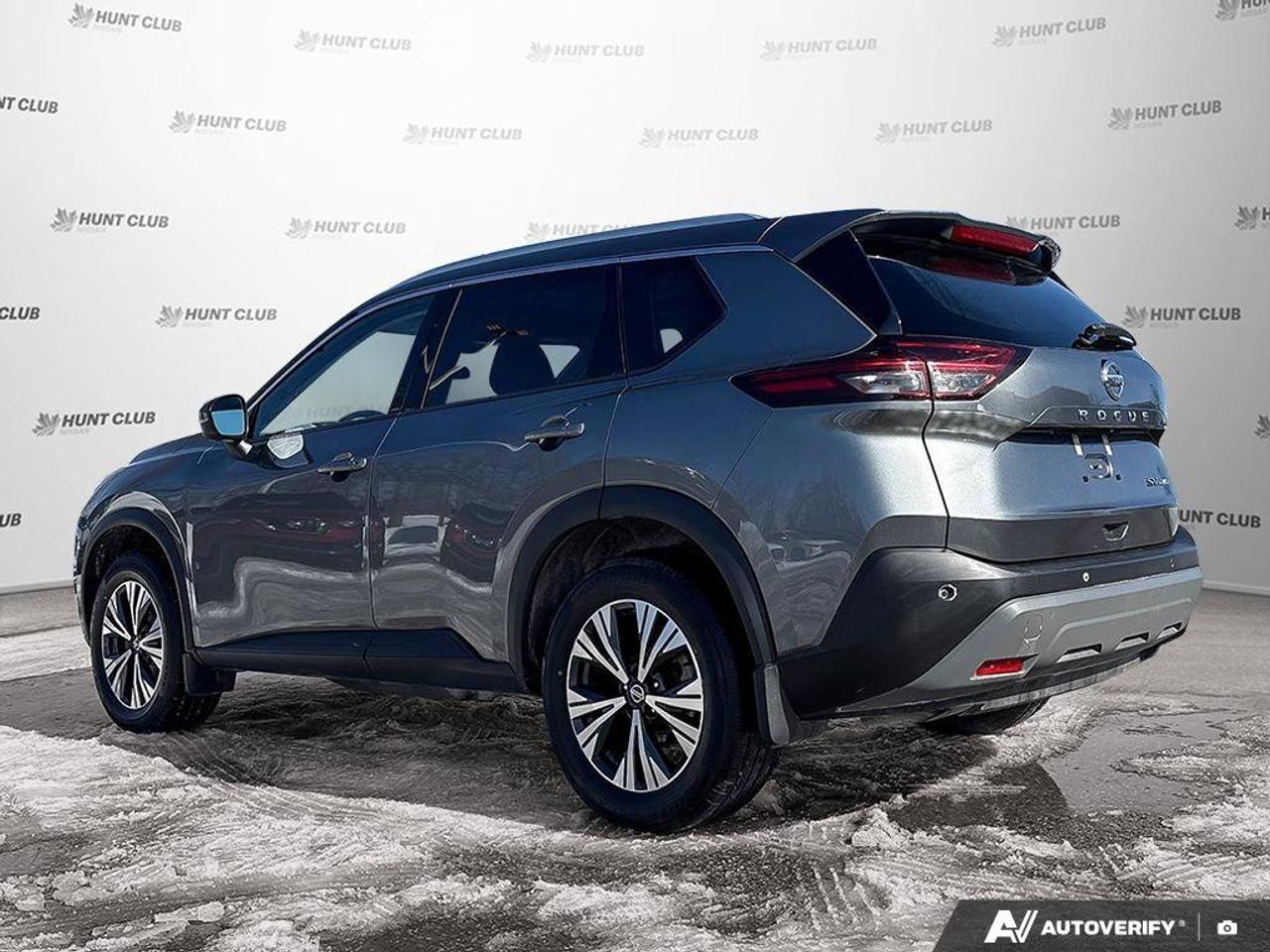 2021 Nissan Rogue SV Photo