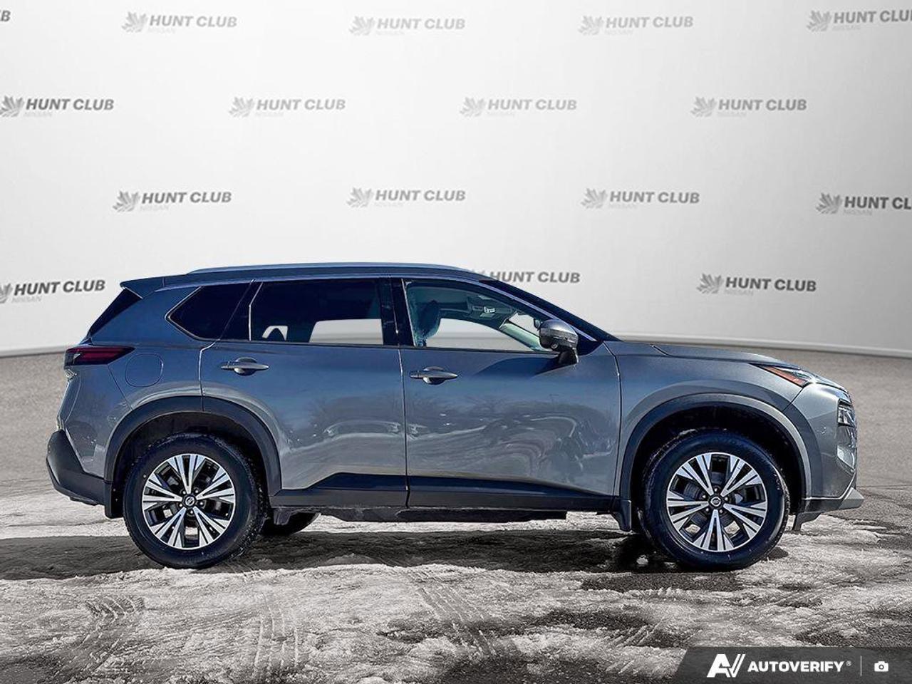 2021 Nissan Rogue SV Photo