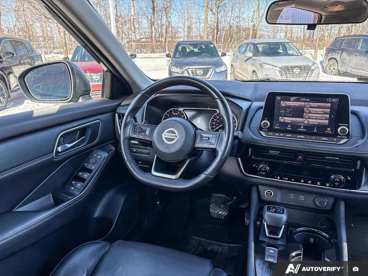 2021 Nissan Rogue SV Photo