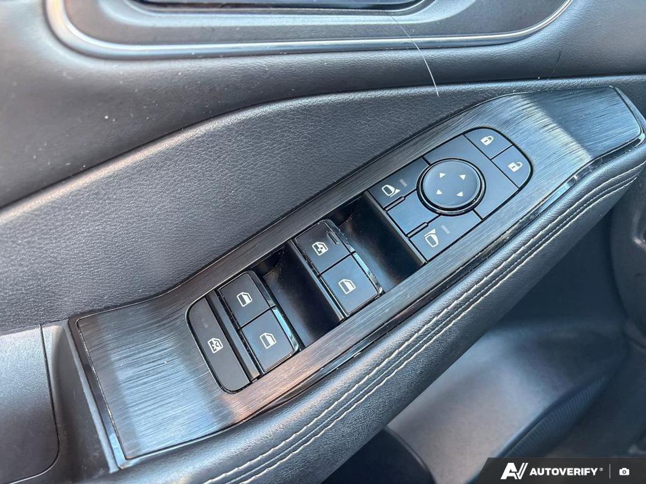 2021 Nissan Rogue SV Photo