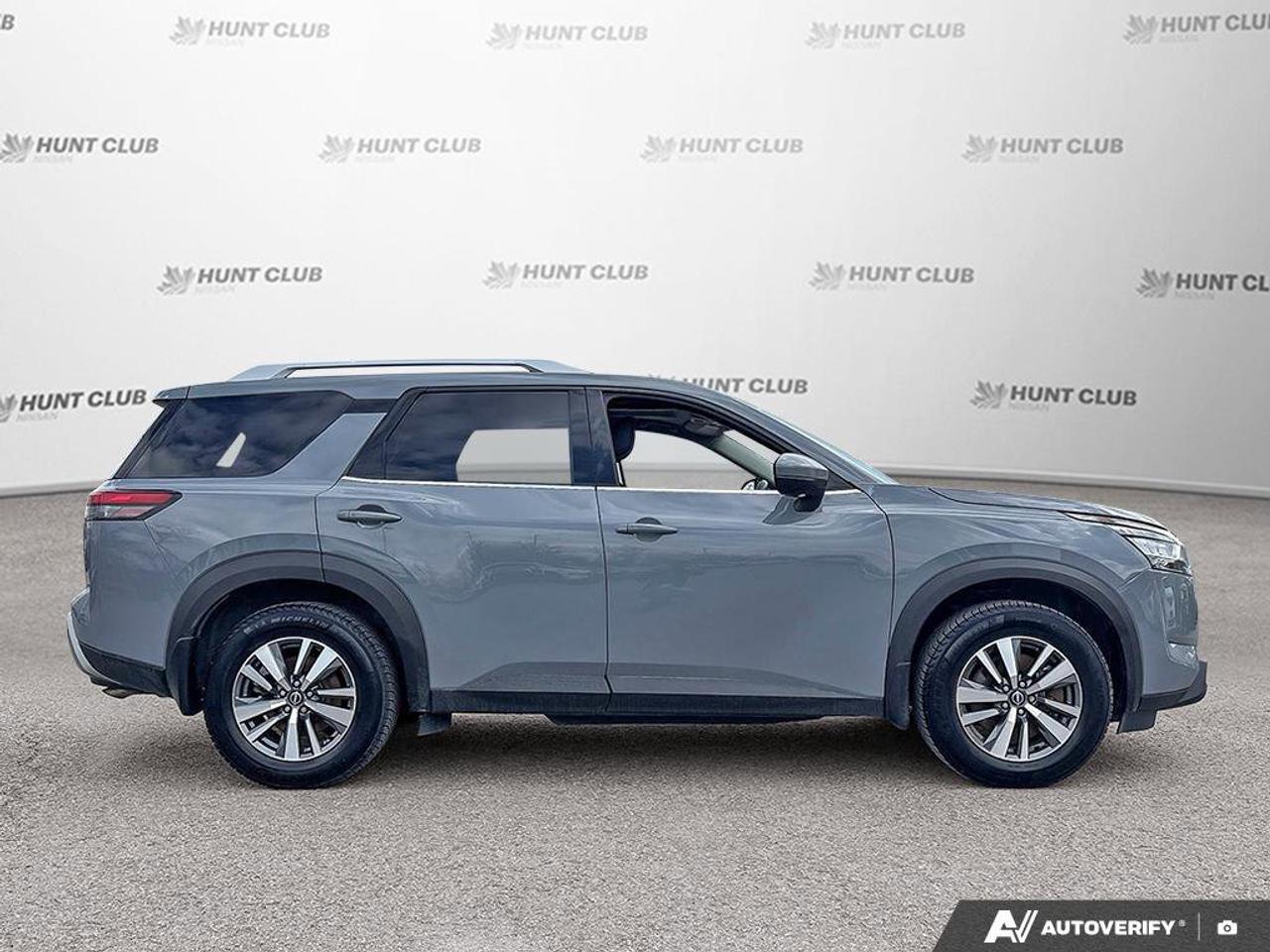 2024 Nissan Pathfinder SL   8 Passenger   Navigation   Moonroof   Leather Photo