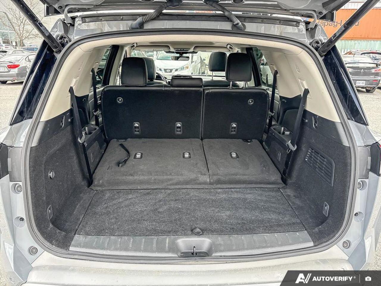 2024 Nissan Pathfinder SL   8 Passenger   Navigation   Moonroof   Leather Photo