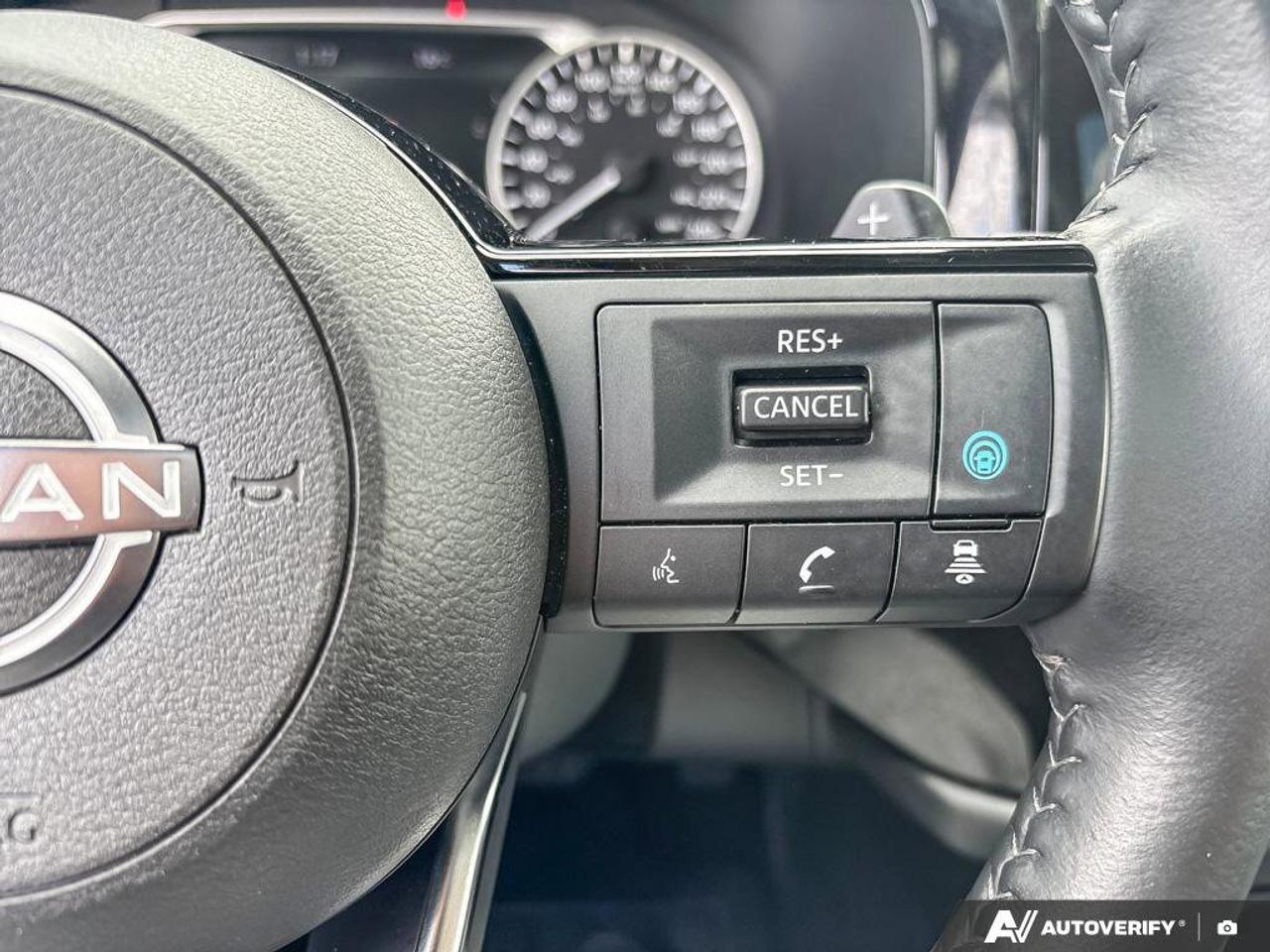 2024 Nissan Pathfinder SL   8 Passenger   Navigation   Moonroof   Leather Photo