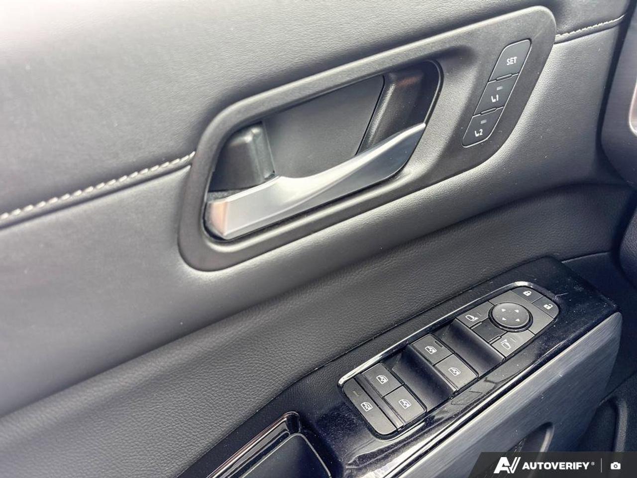 2024 Nissan Pathfinder SL   8 Passenger   Navigation   Moonroof   Leather Photo