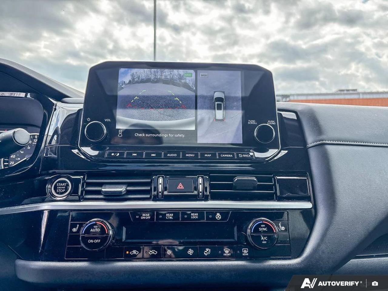 2024 Nissan Pathfinder SL   8 Passenger   Navigation   Moonroof   Leather Photo