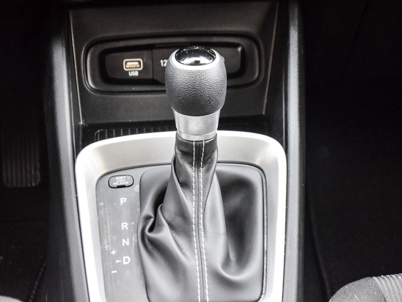 2025 Hyundai Venue Essential 4dr Front-Wheel Drive Photo