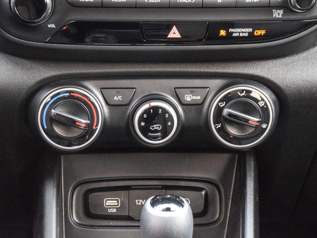 2025 Hyundai Venue Essential 4dr Front-Wheel Drive Photo