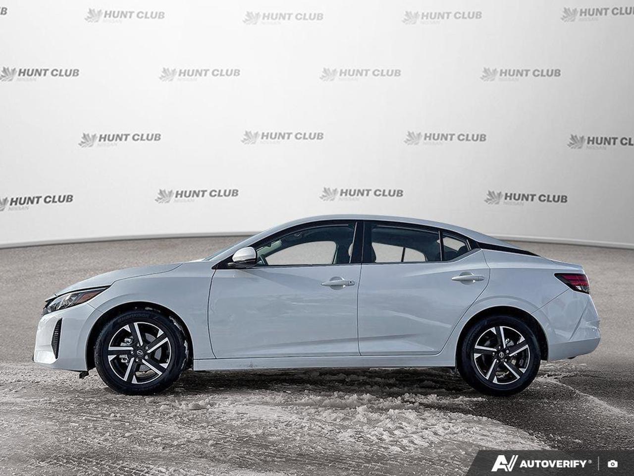 2024 Nissan Sentra SV Photo