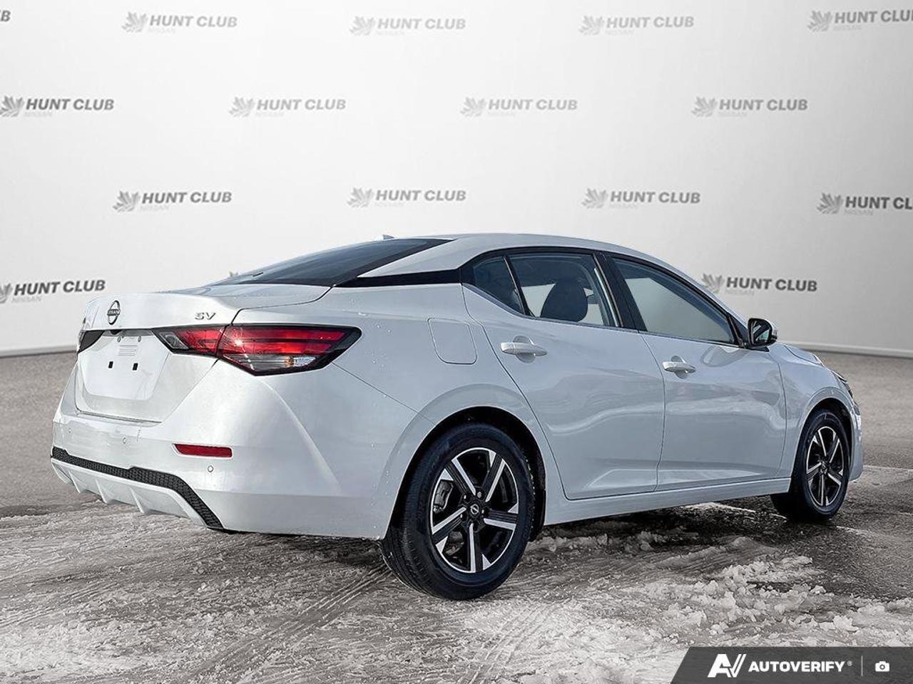 2024 Nissan Sentra SV Photo