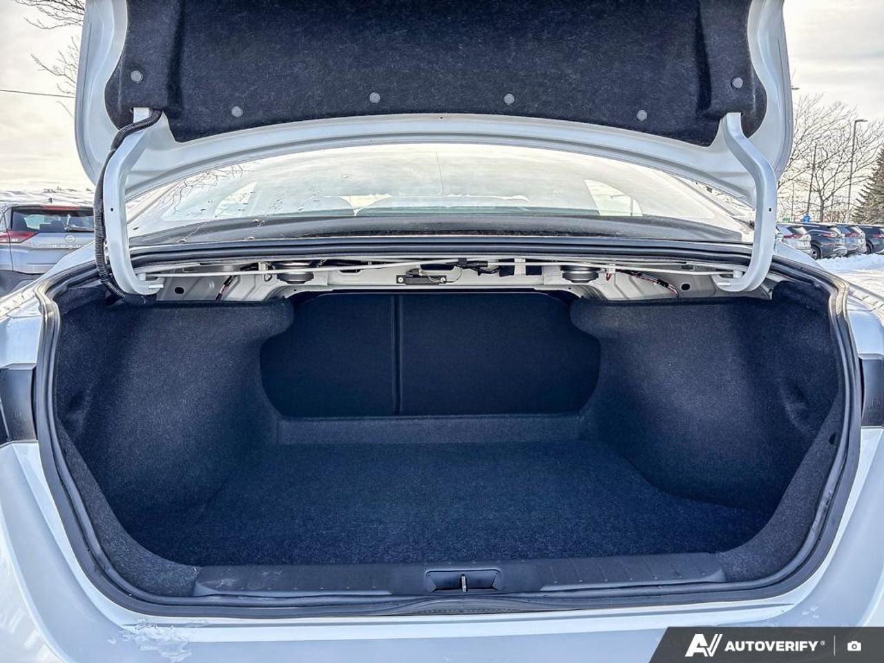 2024 Nissan Sentra SV Photo