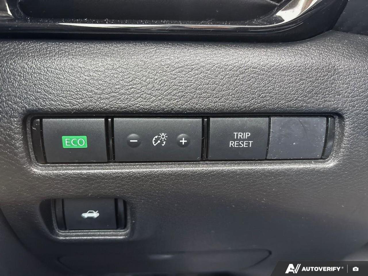 2024 Nissan Sentra SV   Apple Car Play   Remote Start   Heated Seats Photo
