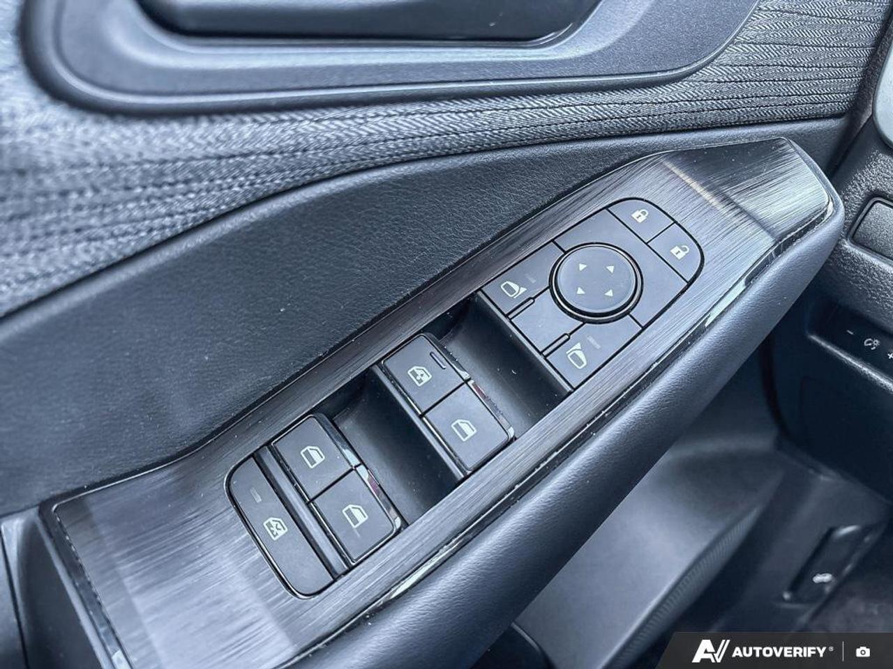 2023 Nissan Rogue S   Heated Seats   Apple CarPlay   Alloy Rims Photo