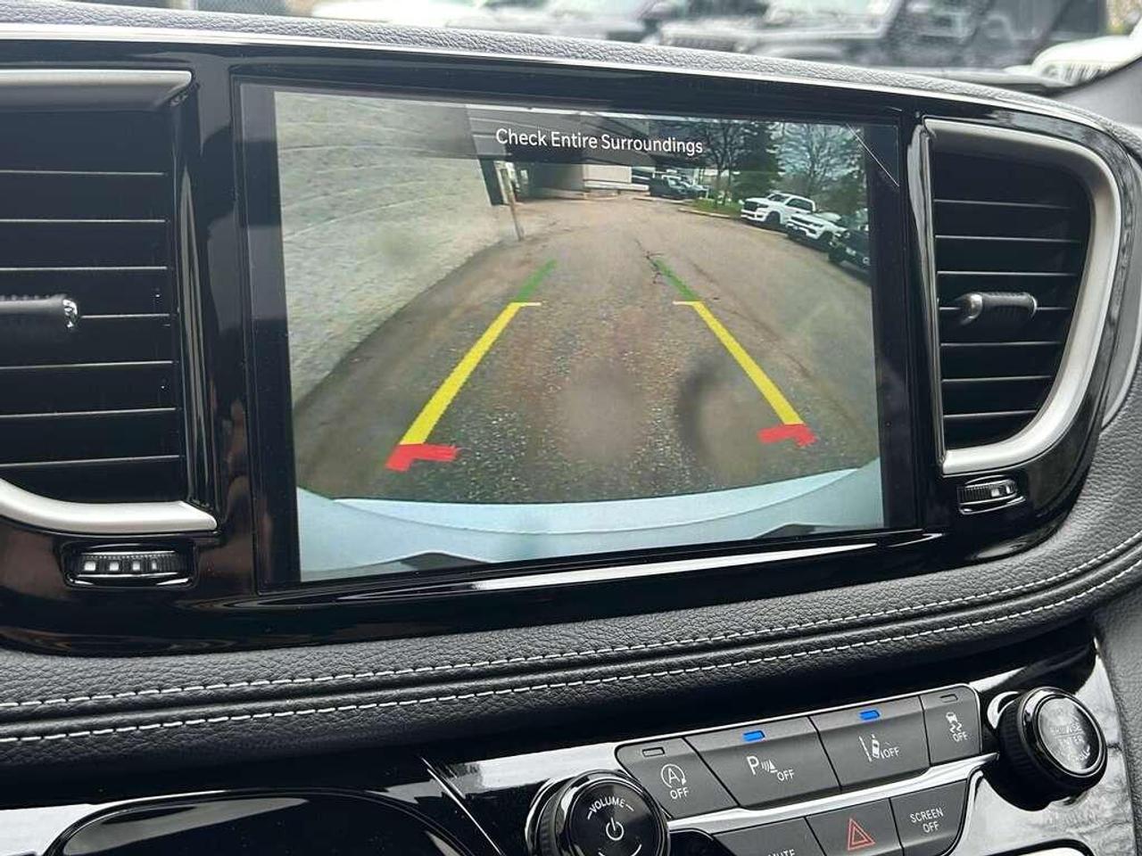2026 Chrysler Pacifica Select All-Wheel Drive Passenger Van Photo