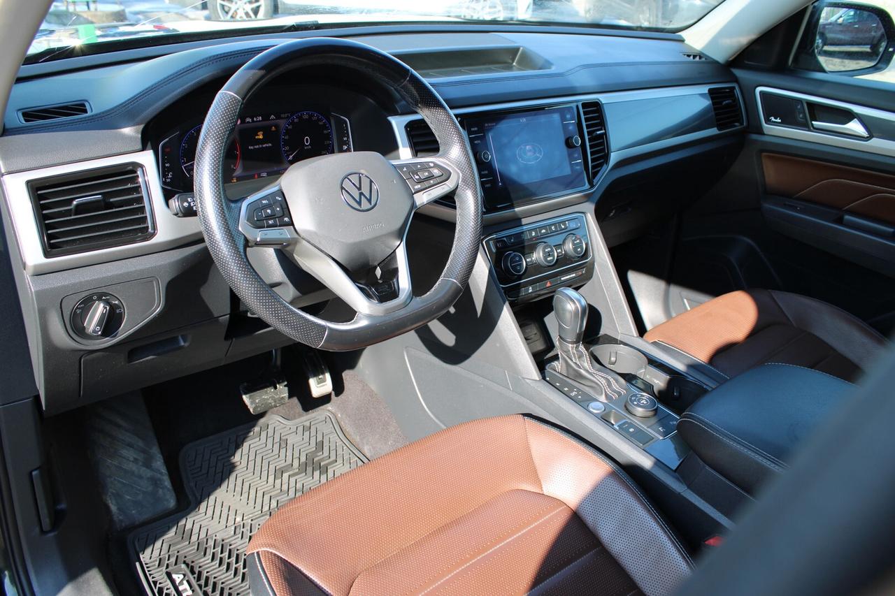 2021 Volkswagen Atlas Execline R-Line 4MOTION   6-PASSENGER   Clean Carf Photo