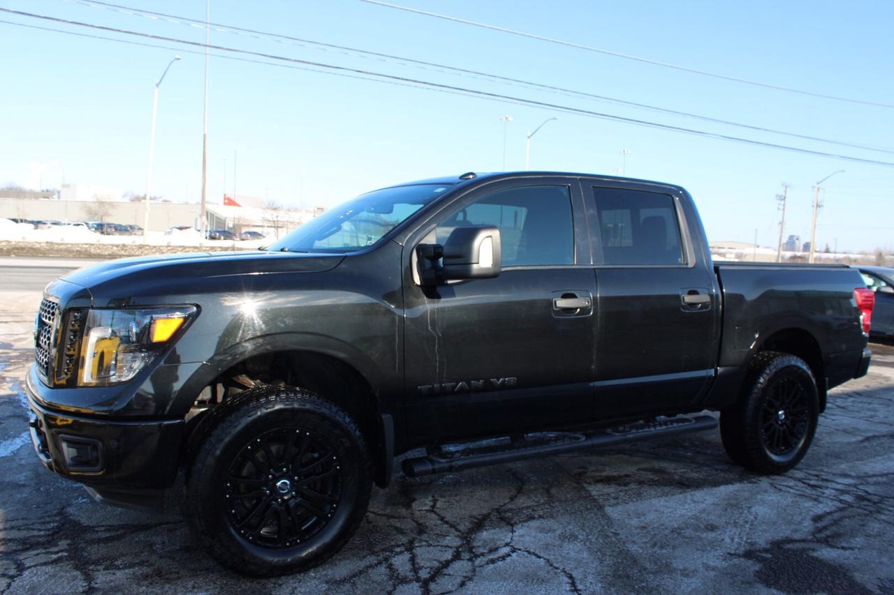 2018 Nissan Titan SV Midnight PRO-4X Crew Cab 4WD   No Accident   Sa Photo