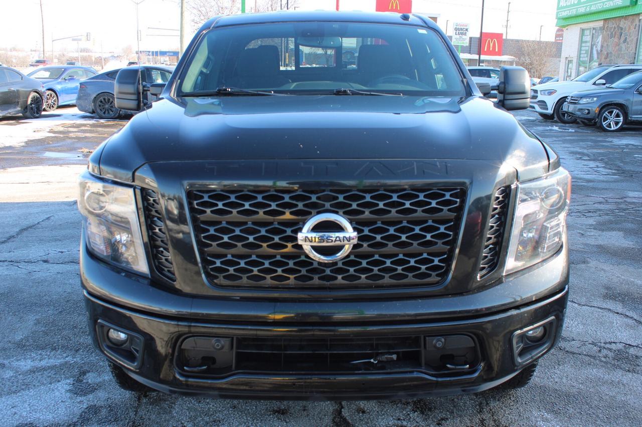 2018 Nissan Titan SV Midnight PRO-4X Crew Cab 4WD   No Accident   Sa Photo