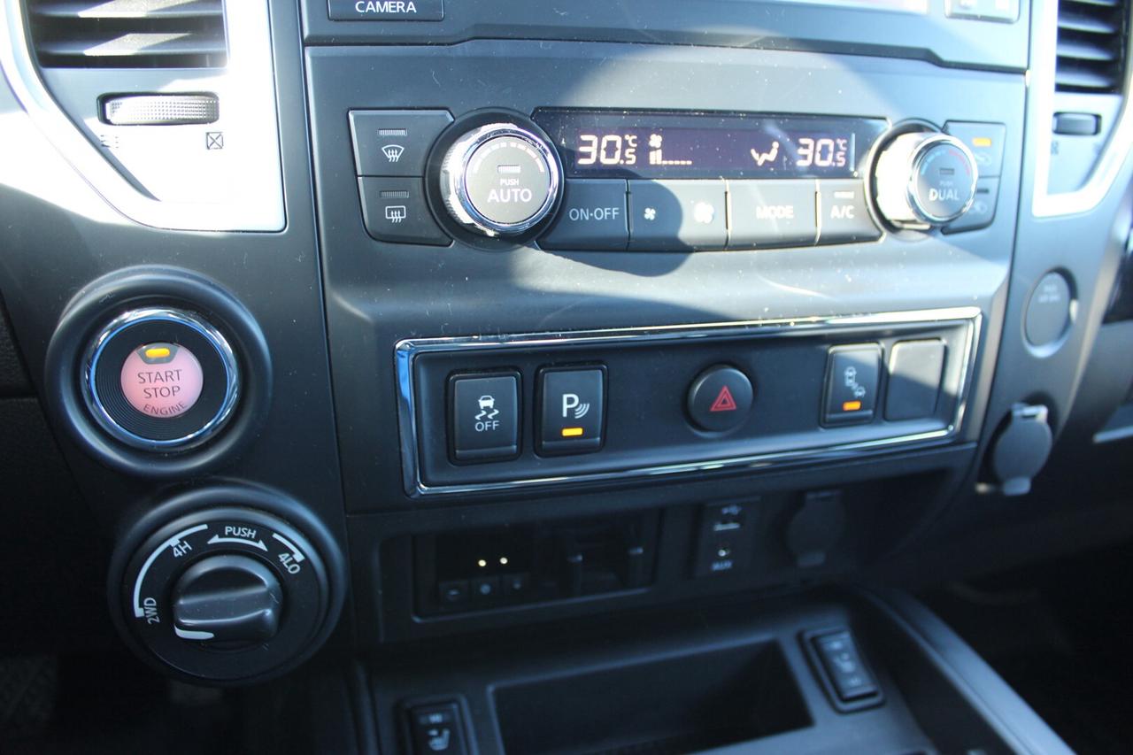 2018 Nissan Titan SV Midnight PRO-4X Crew Cab 4WD   No Accident   Sa Photo