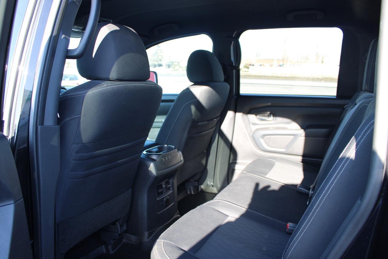 2018 Nissan Titan SV Midnight PRO-4X Crew Cab 4WD   No Accident   Sa Photo