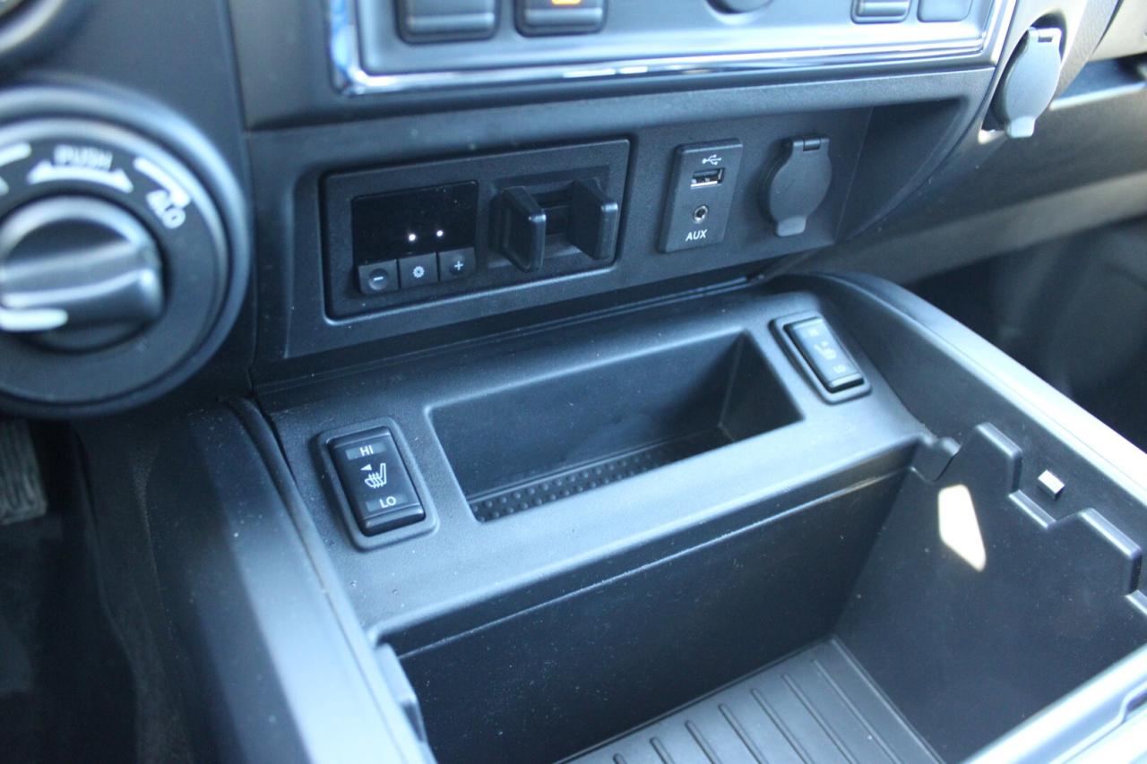 2018 Nissan Titan SV Midnight PRO-4X Crew Cab 4WD   No Accident   Sa Photo