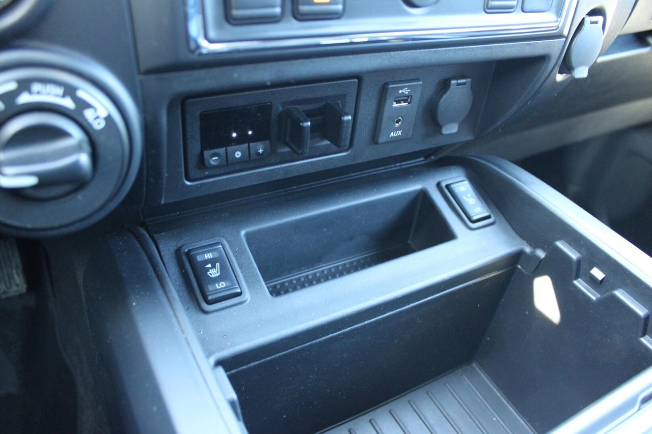 2018 Nissan Titan SV Midnight PRO-4X Crew Cab 4WD   No Accident   Sa Photo