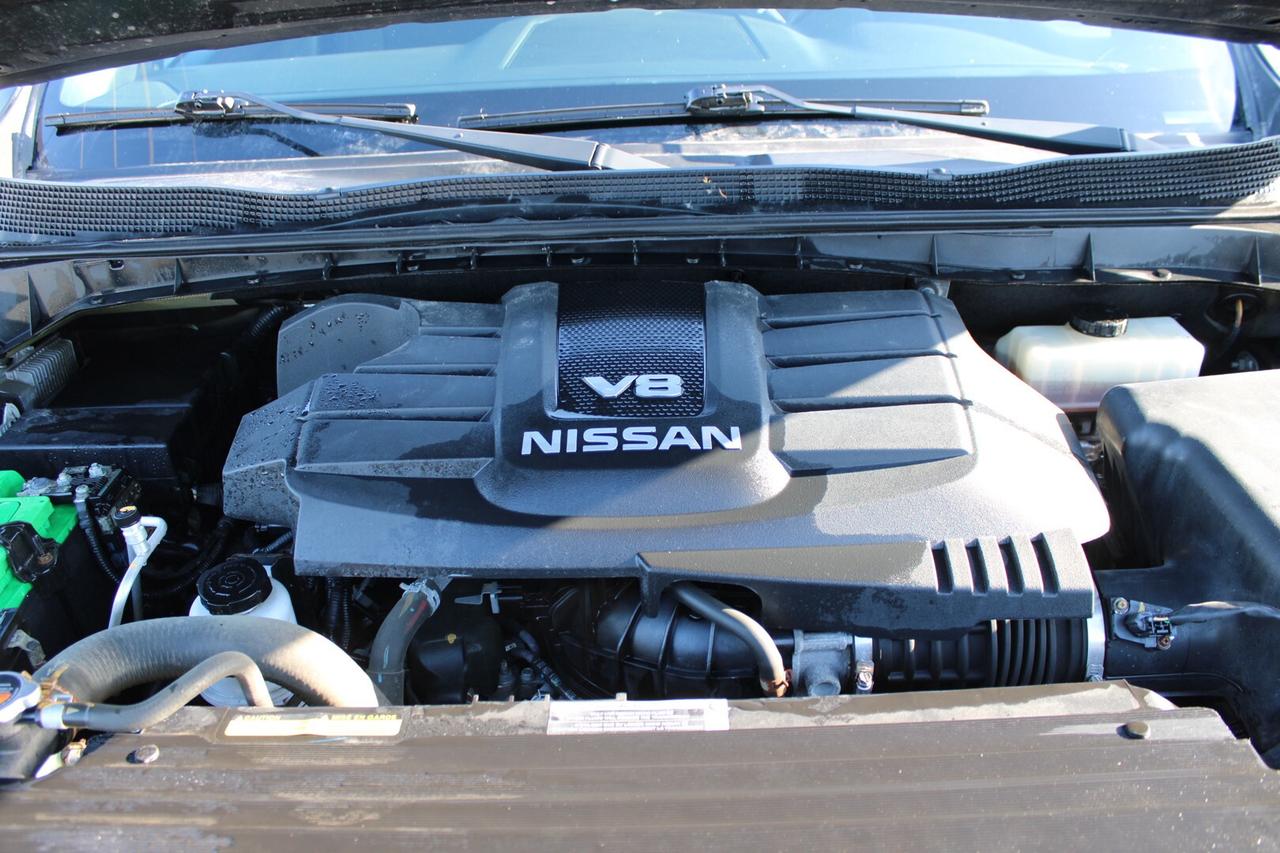 2018 Nissan Titan SV Midnight PRO-4X Crew Cab 4WD   No Accident   Sa Photo