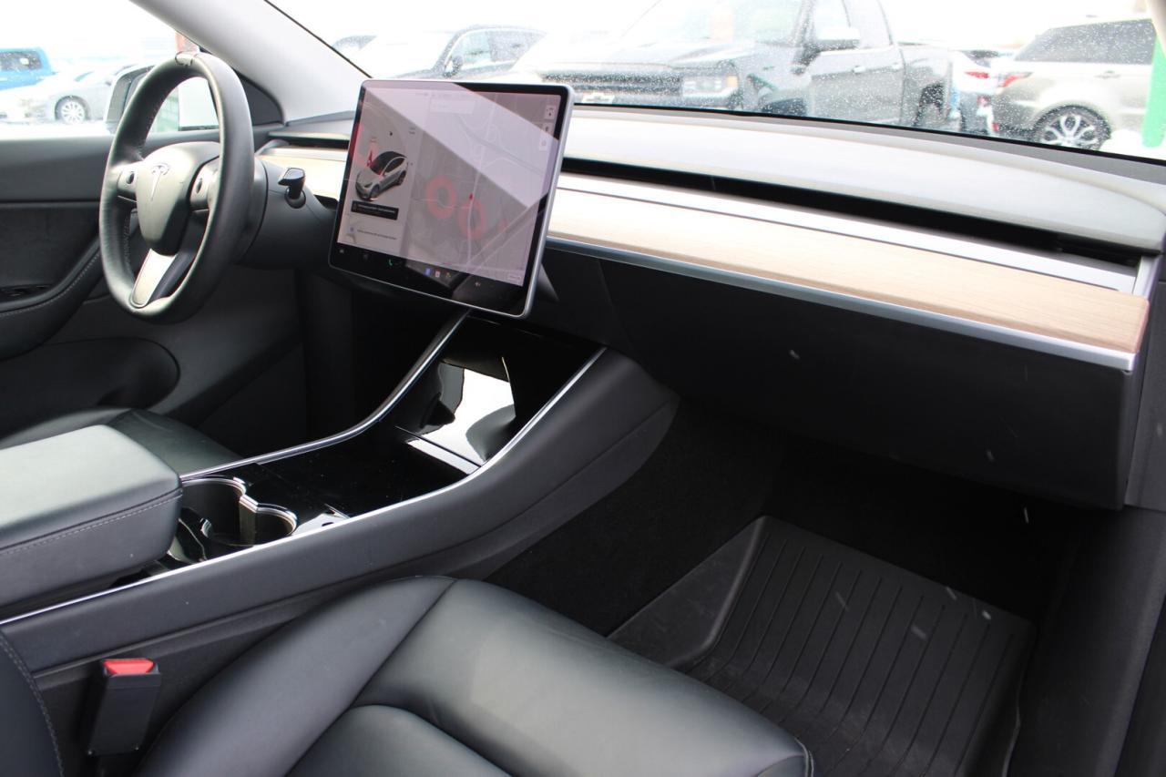 2021 Tesla Model Y Long Range   DUAL MOTOR   AWD   ONE OWNER Photo