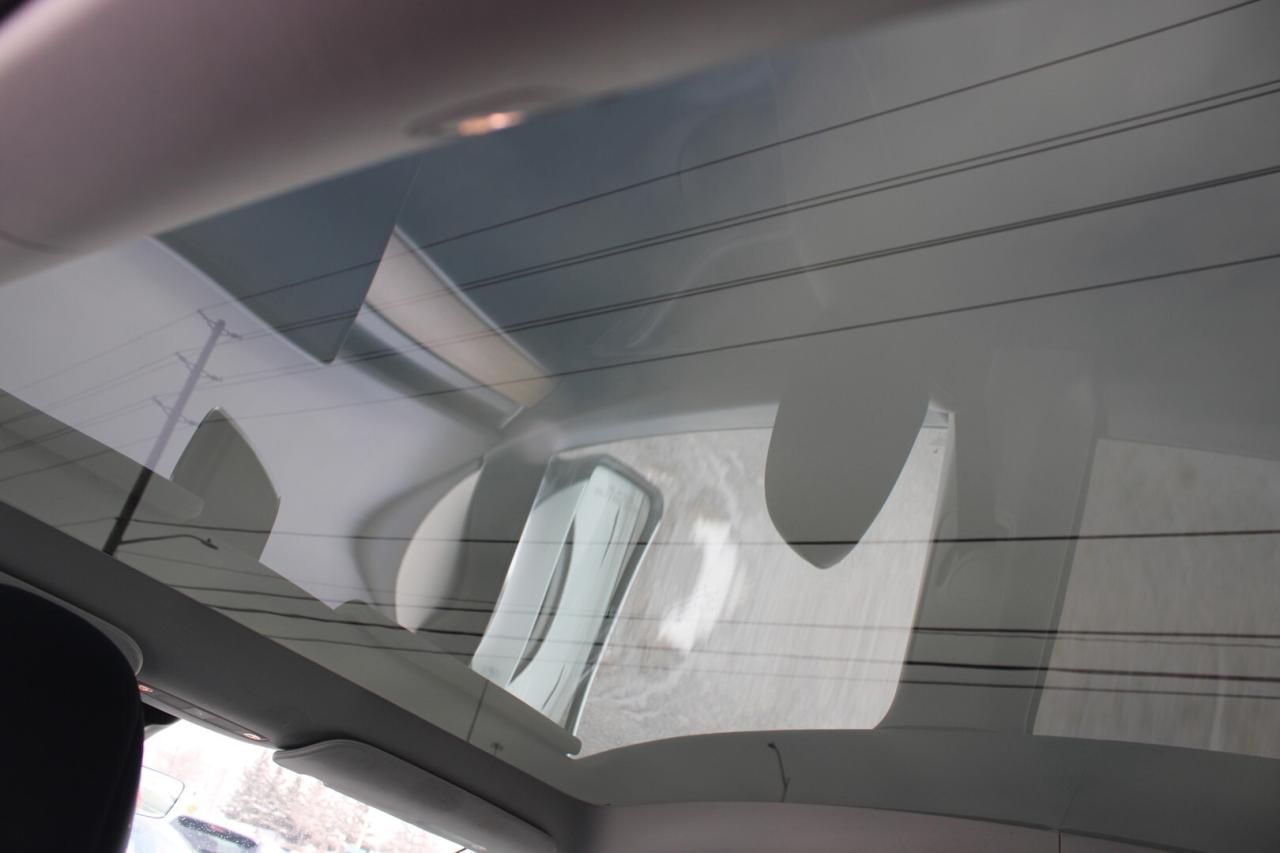 2021 Tesla Model Y Long Range   DUAL MOTOR   AWD   ONE OWNER Photo