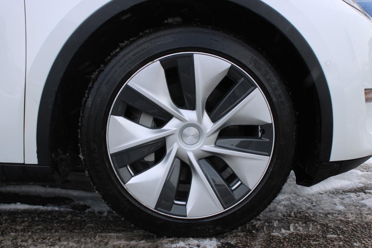 2021 Tesla Model Y Long Range   DUAL MOTOR   AWD   ONE OWNER Photo