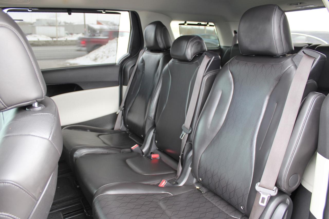 2022 Kia Carnival EX   No Accident  Clean Carfax   One Owner Photo