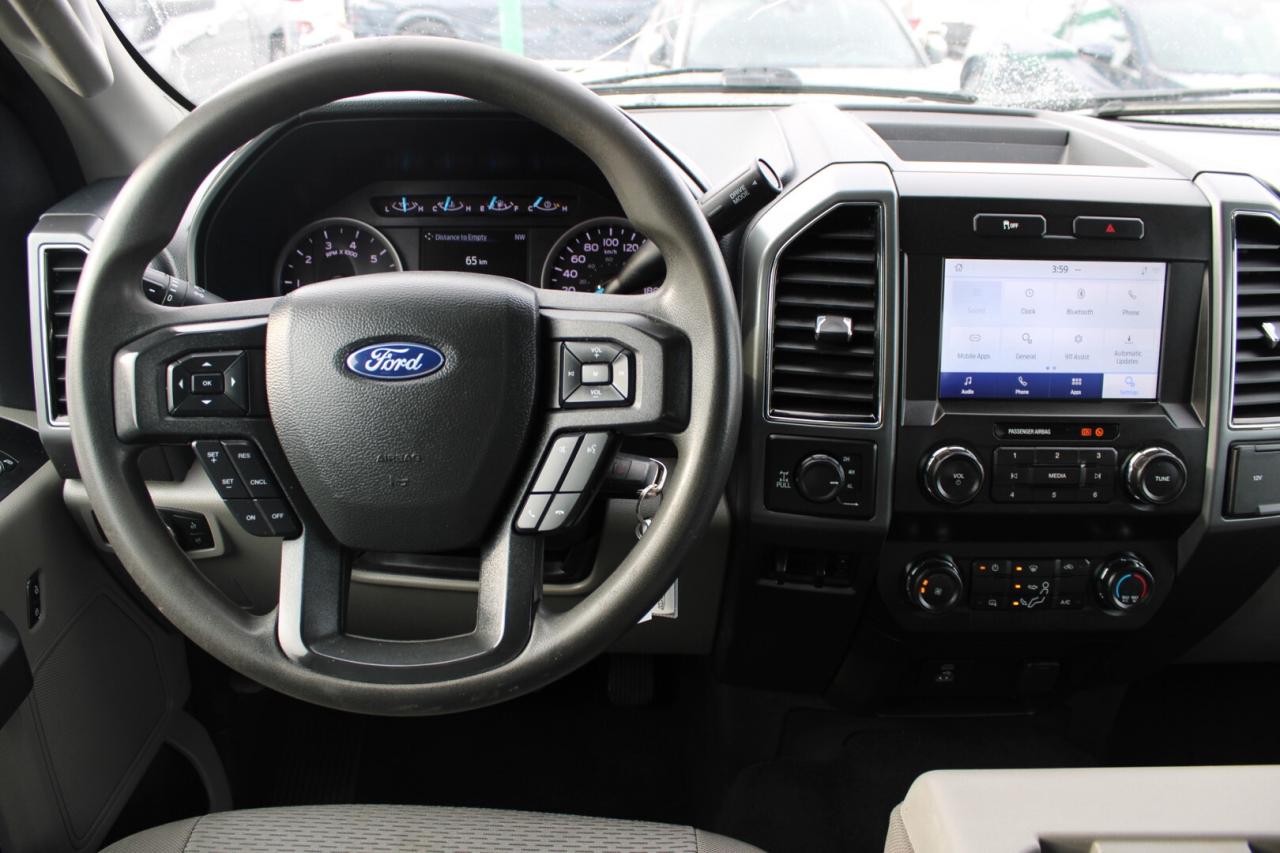 2022 Ford F-250 XLT Crew Cab 4WD ONE OWNER Photo