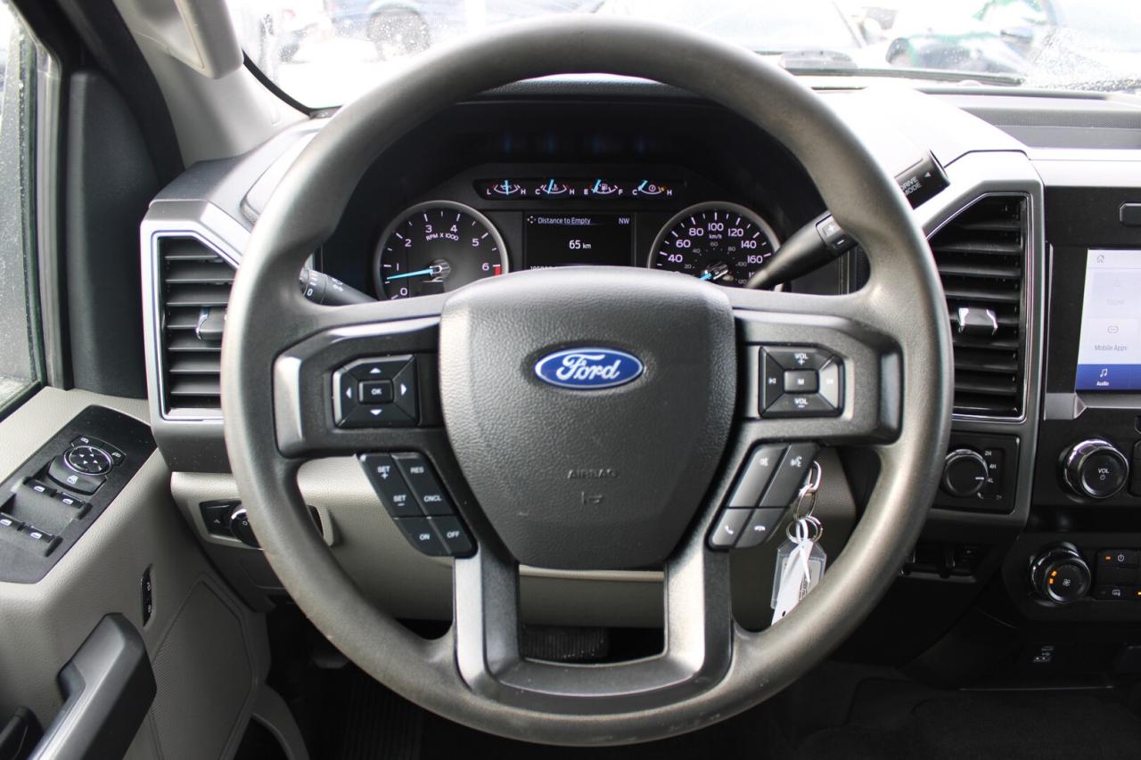 2022 Ford F-250 XLT Crew Cab 4WD ONE OWNER Photo