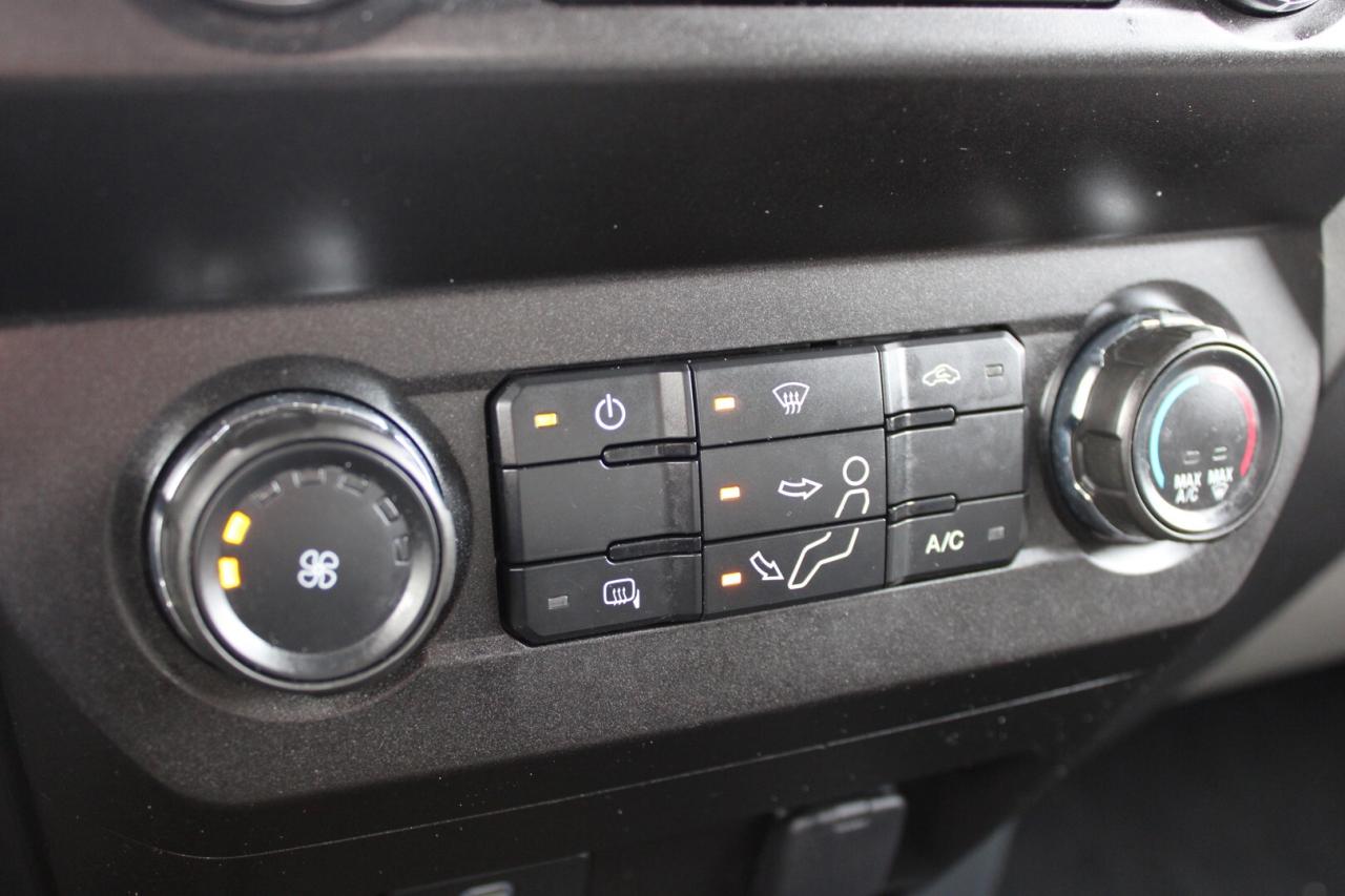 2022 Ford F-250 XLT Crew Cab 4WD ONE OWNER Photo