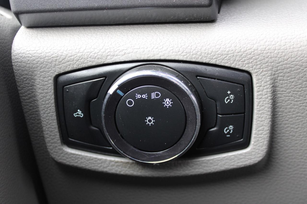 2022 Ford F-250 XLT Crew Cab 4WD ONE OWNER Photo